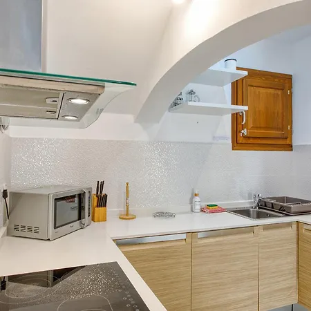 Luxury With Jacuzzi, Bbq And Huge Pool Għajnsielem