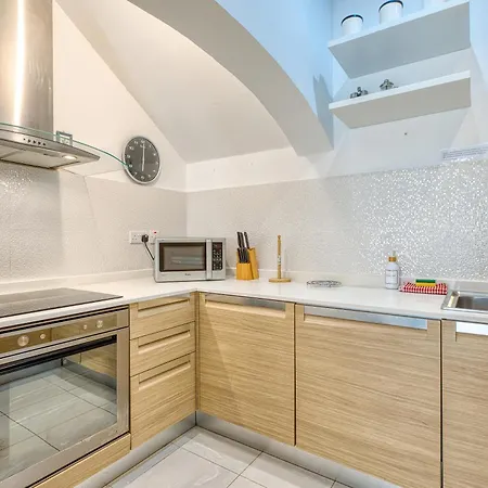 Luxury With Jacuzzi, Bbq And Huge Pool *