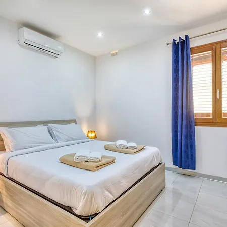 Luxury With Jacuzzi, Bbq And Huge Pool Apartment Ghajnsielem