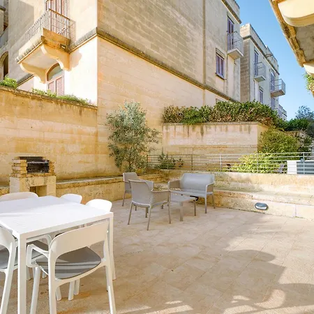 Apartment Luxury With Jacuzzi, Bbq And Huge Pool *