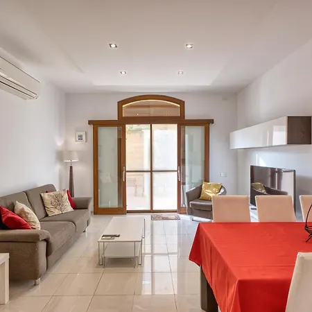 Luxury With Jacuzzi, Bbq And Huge Pool * Ghajnsielem