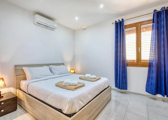 Luxury With Jacuzzi, Bbq And Huge Pool Appartement Għajnsielem