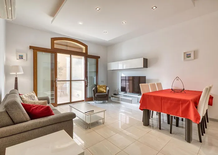 Luxury With Jacuzzi, Bbq And Huge Pool Appartement Għajnsielem