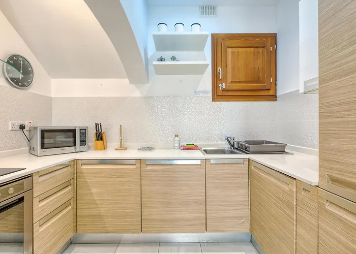 Luxury With Jacuzzi, Bbq And Huge Pool Lejlighed Għajnsielem