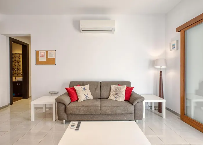 Luxury With Jacuzzi, Bbq And Huge Pool * Għajnsielem