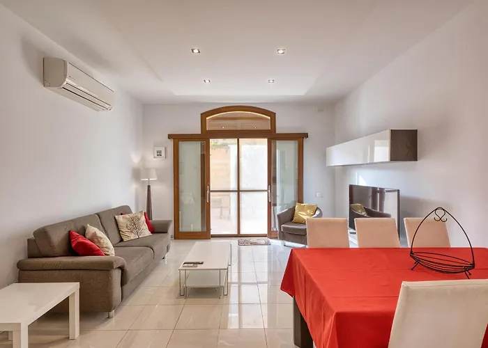 Luxury With Jacuzzi, Bbq And Huge Pool * Għajnsielem